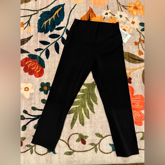 NEW w/ tag Lululemon Black High-Rise Align Athletic Leggings - Picture 4 of 4